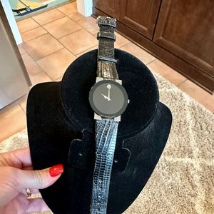 🔥🔥🎄🎄🎄Authentic MOVADO Museum Special Edition Watch with Band 🔥💥🎄🎄🎁🎁